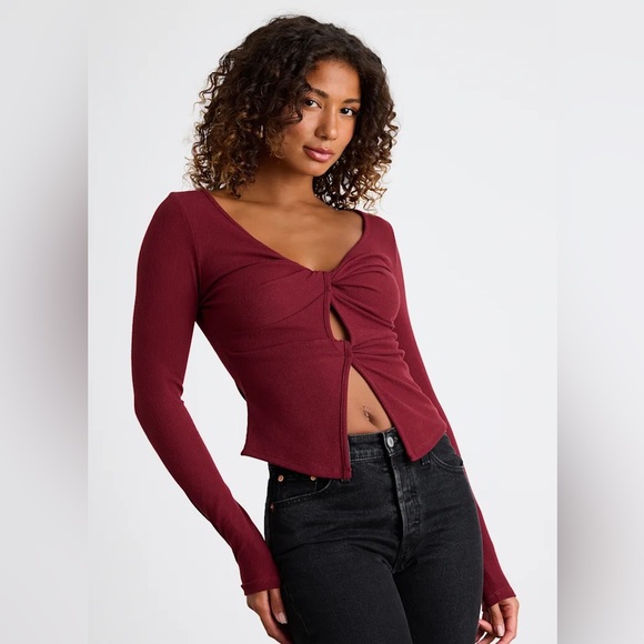 Lulus Tops - Burgundy Ribbed Knot-Front Cutout Long Sleeve Top